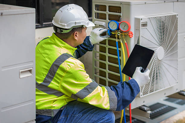 Professional Hvac technician working in Barberton, OH